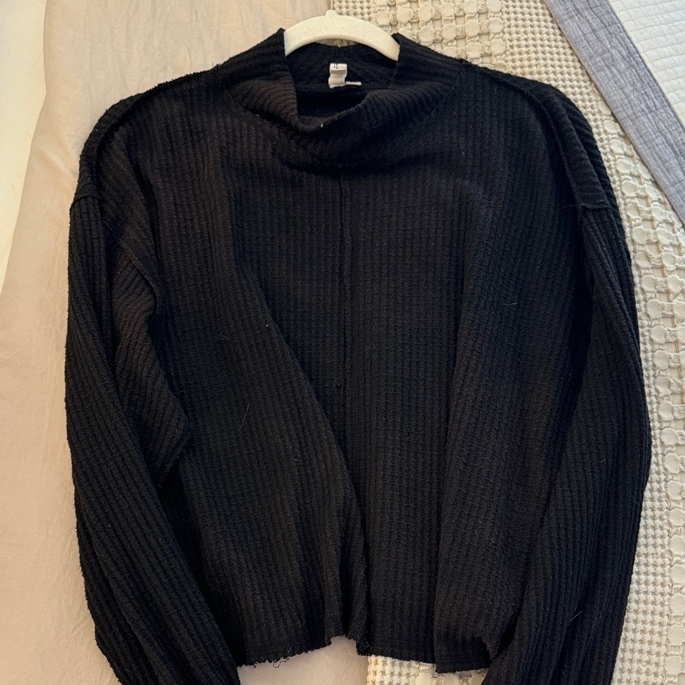 Chic Charcoal Textured Knit Top - Picture 3 of 6